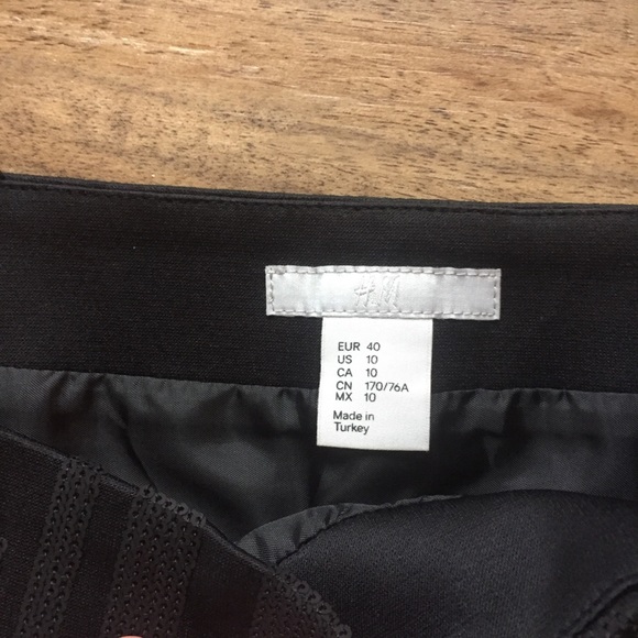 H&M black sequined mini skirt NWOT. Size 10 - Picture 4 of 8